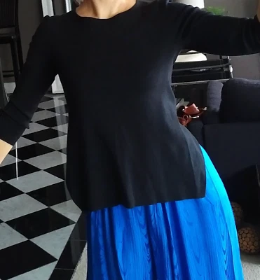 Theyskens' Theory Top Suéter Negro S-M Acanalado Fino Punto Suave Invertido Vee Back Foto 1 de 4