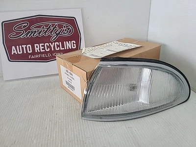 Lámpara de giro delantera izquierda Geo Prizm 1993-1997 señal 1223-0029L Foto 1 de 3