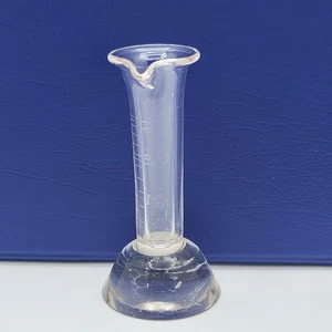 Antiker Messbecher aus geätztem Glas Labor/Apotheker - Becher / mundgeblasen - Bild 1 von 14