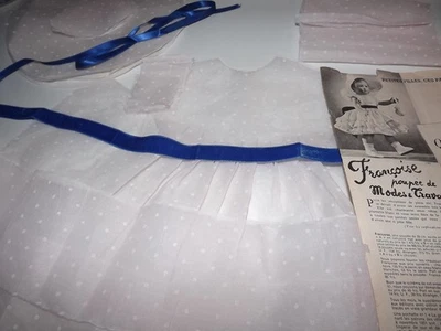 KIT découpé vêtement poupée ,Françoise,Juillet 1952, modes et travaux (rose) - Photo 1/3