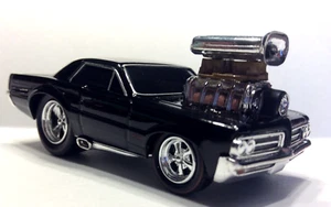 THE ORIGINAL MUSCLE MACHINES 1964 PONTIAC GTO  -  1/64 64 GTO  REDLINE TIRES - Picture 1 of 4