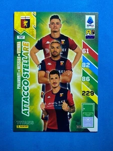 Panini Calciatori Adrenalyn Titans 2025 T57 Pinamonti/Messias/Vitinha (Genua) - Bild 1 von 1