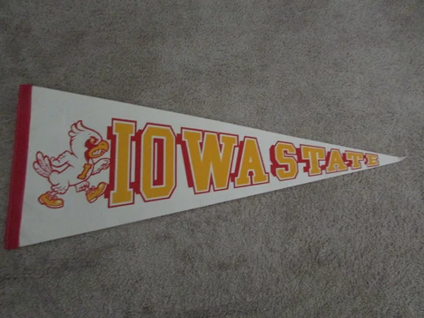 VINTAGE IOWA STATE CYCLONES PENNANT FULL SIZE Cover