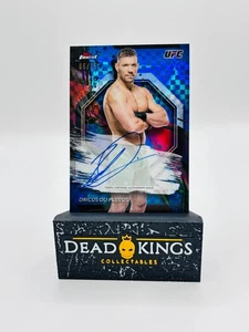 2024 Topps Finest UFC - Dricus Du Plessis - Blue Checkerboard On Card Auto /75 - Picture 1 of 2