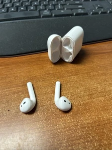 Apple AirPods 1st Gen Earbuds with Case A1602 A1523 A1722 - Tested - Zdjęcie 1 z 1