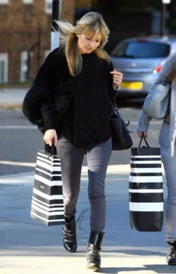 Kate's Raro SUPERFINO Vaqueros Rectos Slim Rectos tiro medio 31 Foto 1 de 4