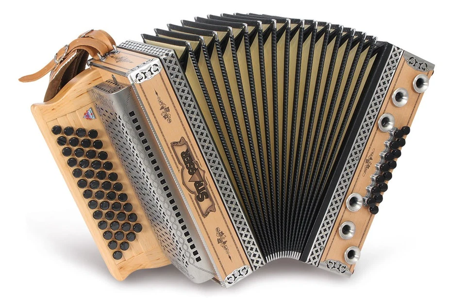 STRASSER 4/III HOAMAT HARMONIKA G-C-F-B 4-REIHIG 3-CHÖRIG X-BASS KOFFER - Bild 1 von 1