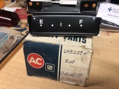 Nuevo de Lote Antiguo 1981 Oldsmobile Delta 88 Y 98 Panel de Instrumentos Medidor de Combustible 81 Tablero de Gas Foto 1 de 3