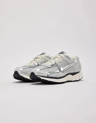 Nike Zoom Vomero 5 Photon Dust Metálico Plateado (Mujeres) FD0884-025 - Totalmente NUEVO Foto 1 de 4