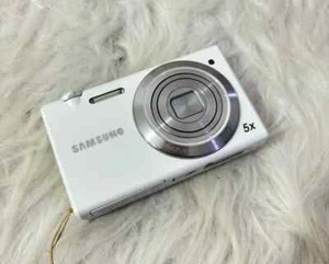 Samsung MV800 Flip-out Selfie 5X Optical Zoom 16MP Touch Screen Vlog Camera - Picture 1 of 6