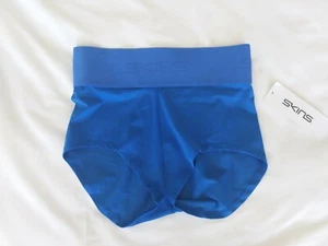 Skins - Ladies DNAmic Primary Booty Shorts - BNWT- Small -RRP £30 - Bright Blue - Picture 1 of 2