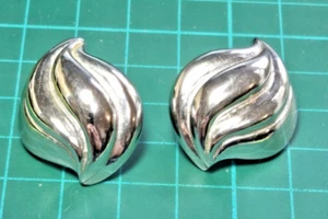 1980's Stamped in Script Puccini Silver Tone Shell Shaped Post Earrings Canada - Bild 1 von 5