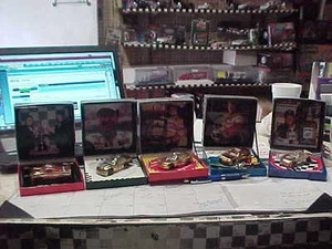 MATCHBOX SUPER STAR AWARDS GOLD CAR JEFF BURTON ROOKIE YEAR AWARD LQQK CASE 12  - Bild 1 von 3