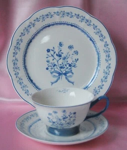 Taza y platillo floral lazo azul graces taza de té café nueva con etiquetas - Imagen 1 de 5