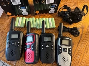 Walkie Talkie Set of 4 (2 sets of 2)-2 blck, 1 silv/blck, 1 red/blck-5m Range - Zdjęcie 1 z 3