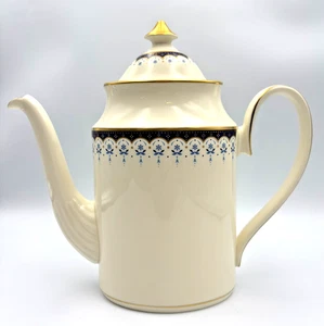 CONSORT Pattern by Minton- Coffee Pot 9" Tall NEW - NEVER USED - Made in England - Picture 1 of 15