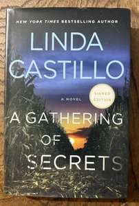 A Gathering Of Secrets by Linda Castillo HC DJ First Edition First Print *SIGNED - Bild 1 von 10