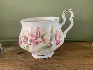 ROYAL ALBERT SONNET SERIES CHAUCER BONE CHINA . - Picture 1 of 3