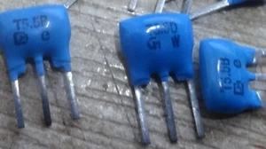 10x  5.5mhz 3 pin ceramic  resonator  - Picture 1 of 3