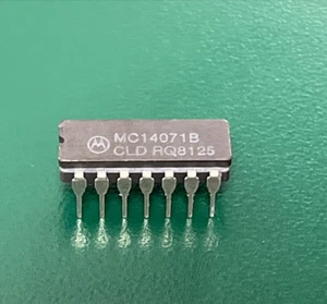 MOTOROLA ~ MC14071BCLD ~ CERÁMICA INMERSIÓN 14 PIN IC - Imagen 1 de 1