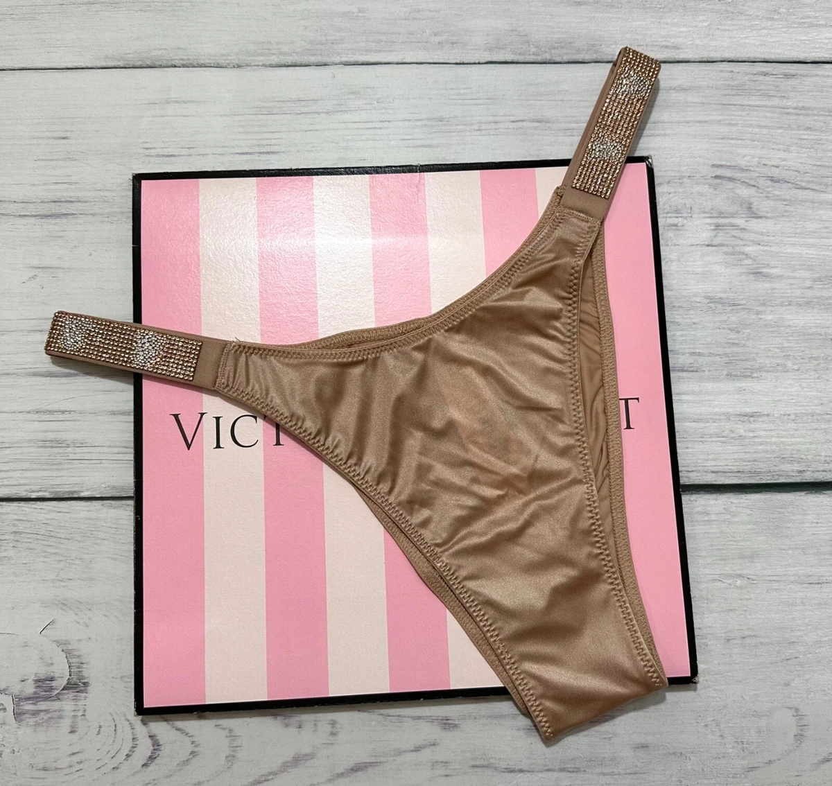 Басты аяқтың арасына қойып ұру