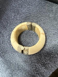 Vintage Bone And Brass Hinged Pull Pin Bangle Bracelet - Picture 1 of 7