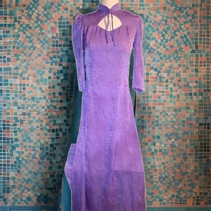 ​Vestido Maxi Vintage Años 70 💜 Púrpura Jacquard Cuello Alto Cerradura Corbata Vestido Manga Abullonada - Imagen 1 de 14