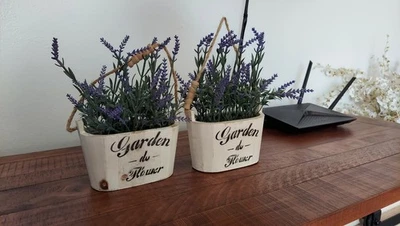 2 plantas artificiales de lavanda en macetas de madera - florales de seda sintética realistas Foto 1 de 4