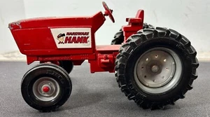 Ertl: Case IH Tractor: Vintage 1988 Hardware Hank: Limited Edition: 1/16 Scale - Picture 1 of 10