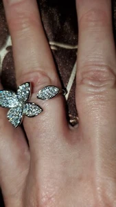 Nuovo con etichette. taglia 9. Anello di fiori pietre di pavimentazione. Pezzo molto unico. Dimensioni. - Foto 1 di 2