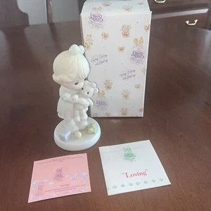 1993 - "Loving" - Retired Precious Moments Members Only Figur #PM932 - Bild 1 von 7