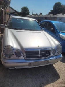 Mercedes W210 Prefacelift Breaking - Picture 1 of 3