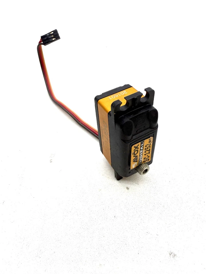 Savox Low Profile Super Speed Metal Gear Digital Servo - SAV-SC-1252MG - Image 1 of 2