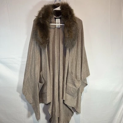 Lauren Ralph Lauren Faux Fur Cape Poncho Sweater Women OS Vest Pullover Preppy - Image 1 of 4