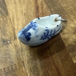 Vintage Keramik Clog Schuh Anhänger Made in Holland blau handbemalt - Bild 1 von 5