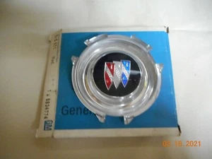 Buick Wheel Cover Medallion 9834774 - Picture 1 of 4