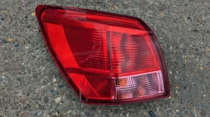 NISSAN QASHQAI J10 LEFT PASSENGER SIDE TAILGATE OUTER LIGHT LAMP 26555JD000 - Picture 1 of 3