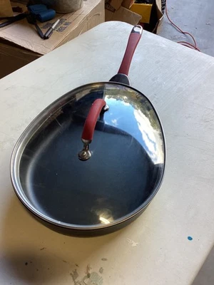 Fusion Pan Ovalado 9.5x12” Rojo Duradero Antiadherente Hecho en Tailandia Muy Buen Estado Foto 1 de 4