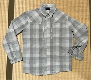 Patagonia Checkered Fishing Shirt Green Gray Long Sleeve Front Pocket Size L - Picture 1 of 5