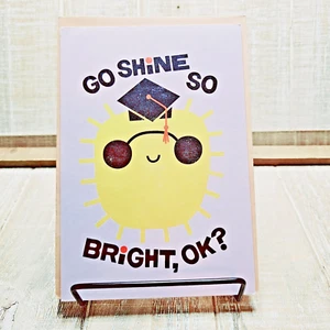 Tarjeta de felicitación de papel reciclado brillante amarillo sol - Imagen 1 de 7
