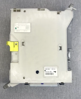 2009-2011 Lexus IS250 IS350 Block Assy Junction LH  FUSE BOX OEM 82730-53051 Foto 1 de 4