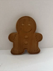 Pan di Zenzero Uomo Piccola Tavola Formaggiera in Legno Decorativa 7,5x8,25x,8” - Foto 1 di 6