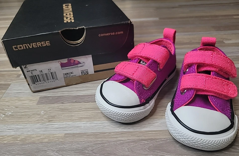 Zapatos de bebé Converse Chuck Taylor púrpura cactú y rosa talla 2 con caja NUEVO Foto 1 de 4