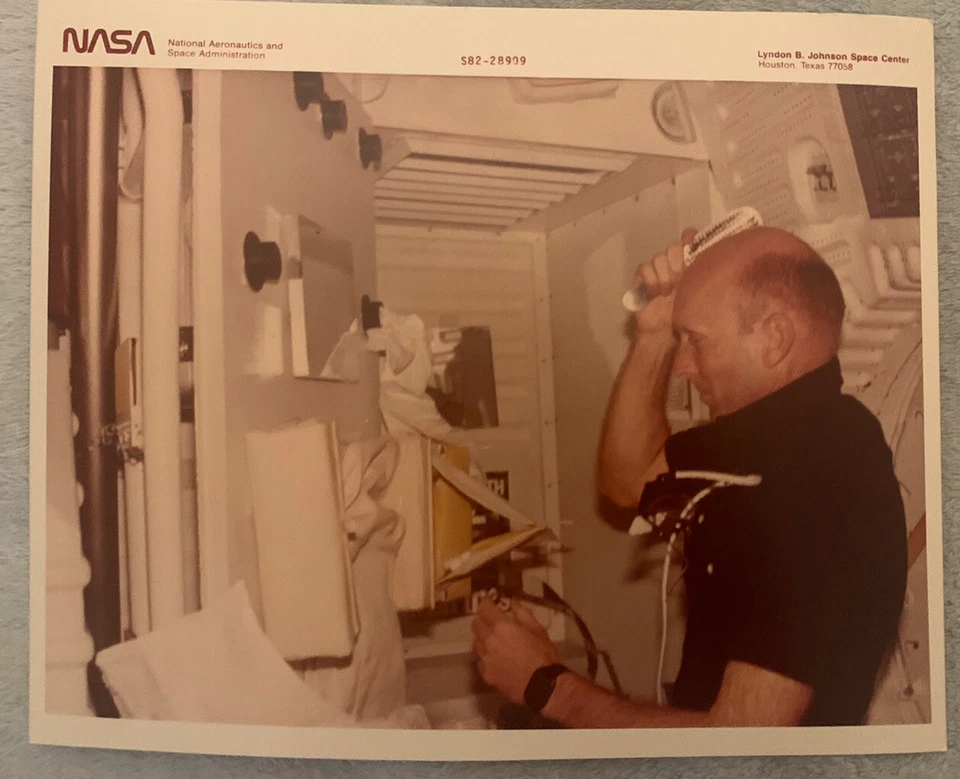 Official Vintage NASA red number Photograph - STS-3  Onboard Photo 1982 - Image 1 of 4
