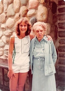 Original 3,5x5 Foto Frauen ältere Frau Oma Porträt H170 #7 - Bild 1 von 2