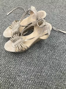 Frye Carlie Strappy Wedge Women's Size 8.5M Sandals Platform Gray Ankle Tie Read - Picture 1 of 6