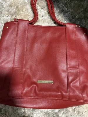 Bolso de hombro Ivanka Trump de cuero rojo para mujer Foto 1 de 4