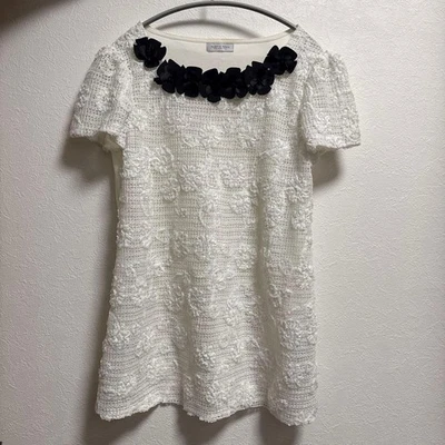 Top de manga corta blanco con motivo floral de Austin Reed 40 Foto 1 de 4