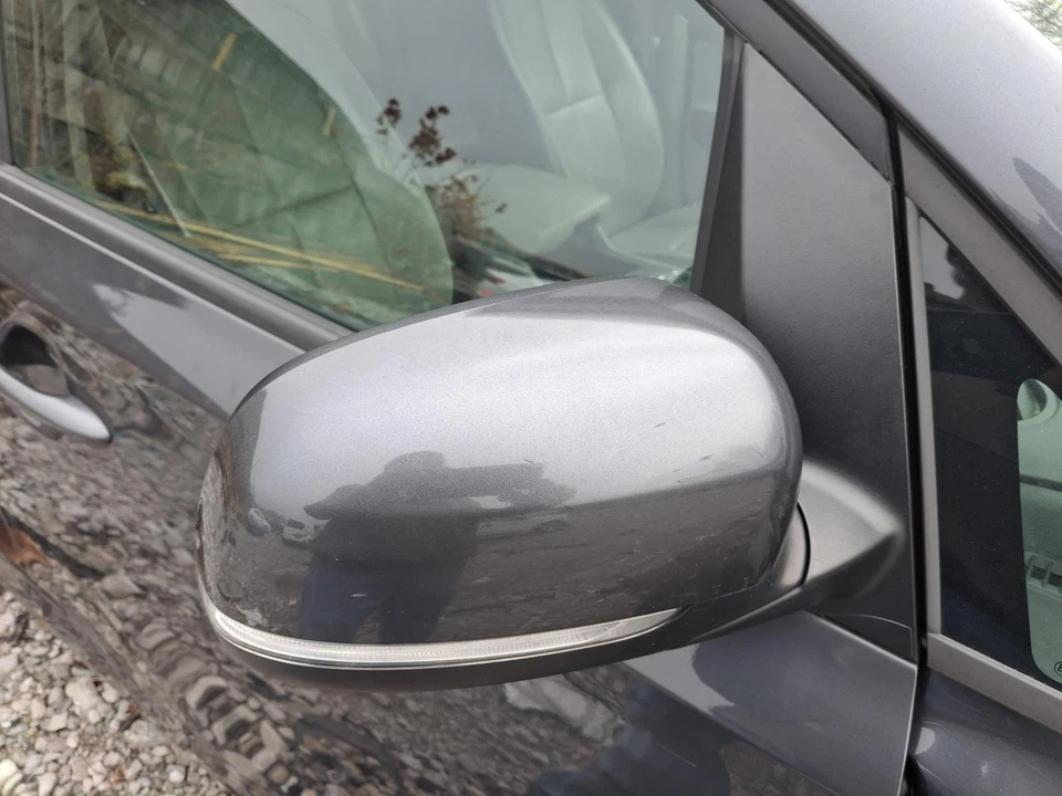 Espelho de porta direita usado serve: 2017 Kia Sedona Power lâmpada repetidor lateral preto moul - Imagem 1 de 4