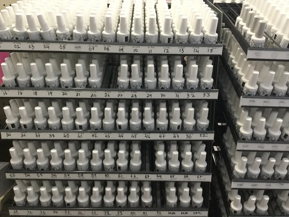 Esmalte de uñas en gel de color GELISH HARMONY 15 ml/0,5 oz/elige cualquier lista de colores B Foto 1 de 1